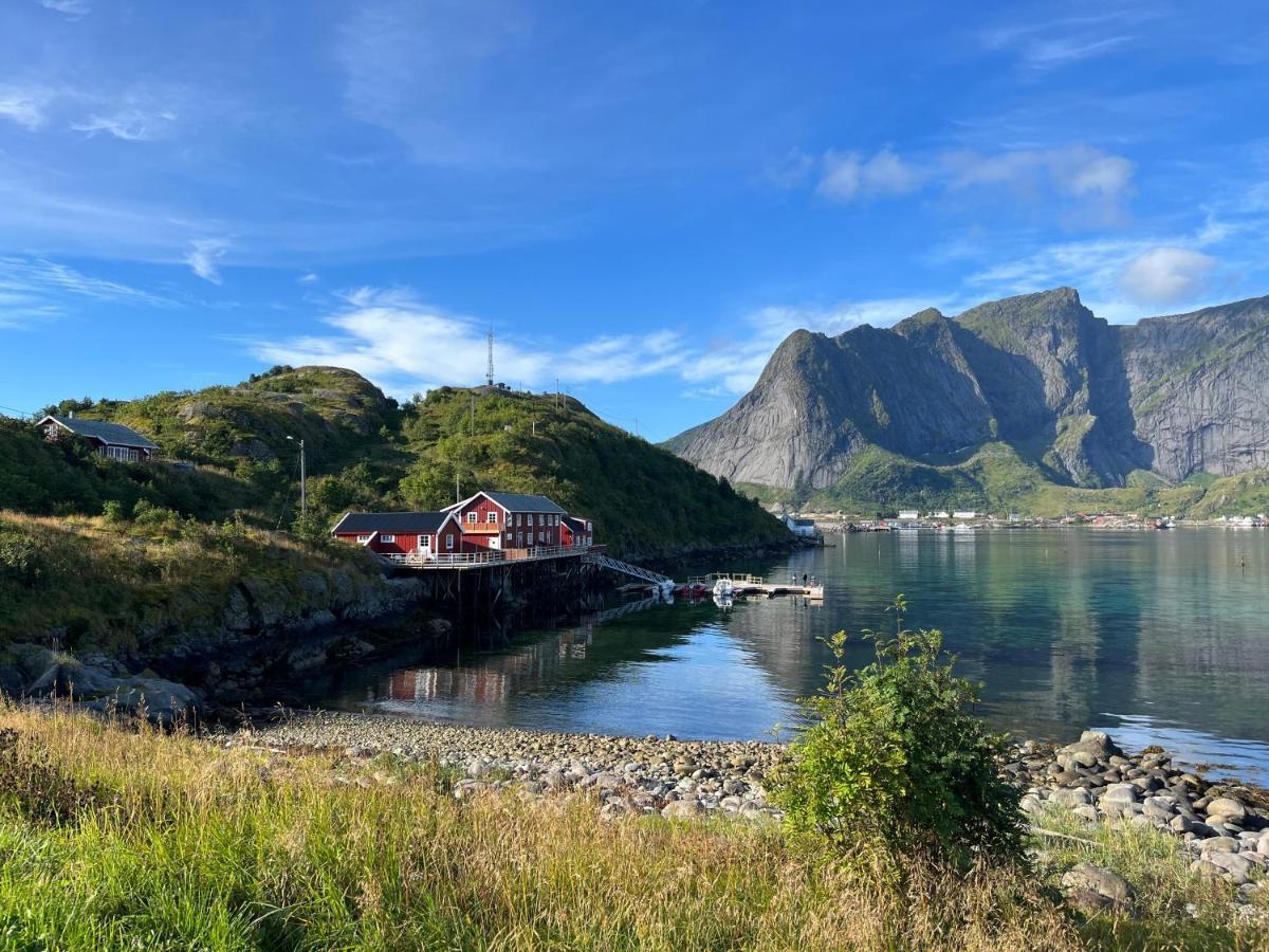 Rostad Retro Rorbuer Reine Exteriér fotografie