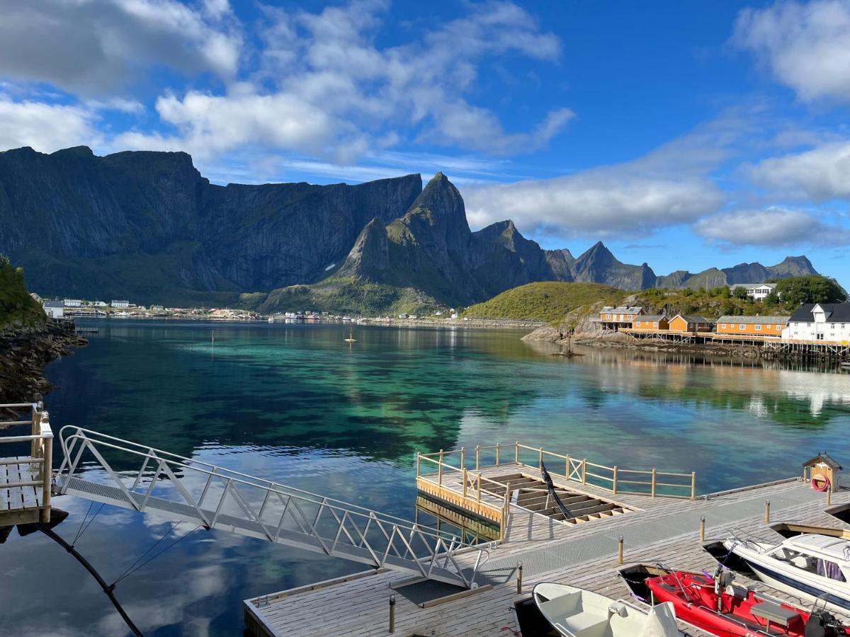 Rostad Retro Rorbuer Reine Exteriér fotografie